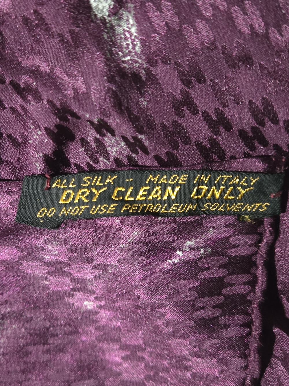 1970's Vintage Halston 100% silk, made in Italy. - Picture 3 of 3